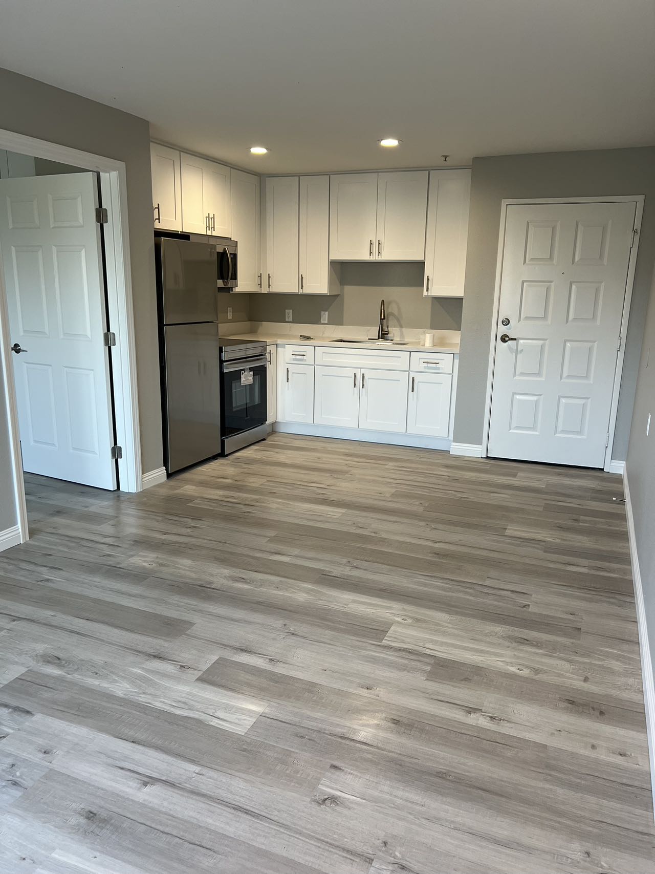 Apartment kitchen renovation