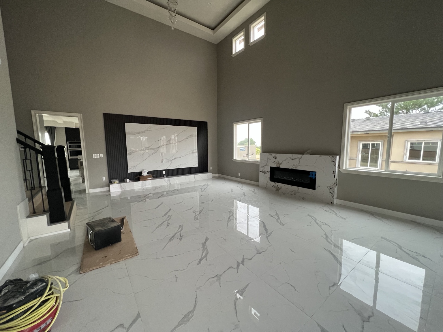 Living room and fireplace finishing